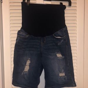 Maternity mid thigh shorts